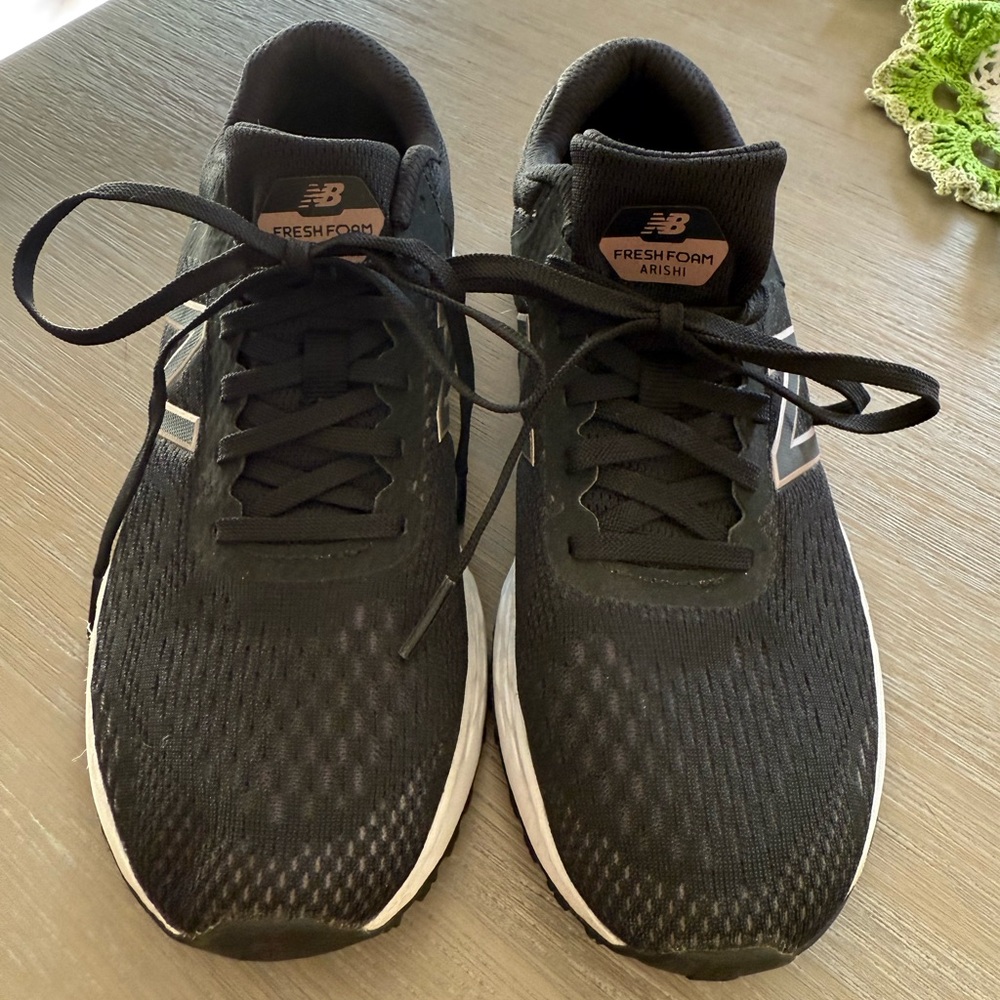 New Balance Fresh Foam Arishi Women’s Black Running Shoes